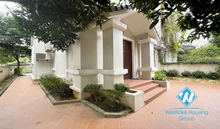House for rent in Hoa Sua 3 in Vinhome Riverside near BIS . international school
